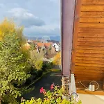 Grillen's Garden شقة